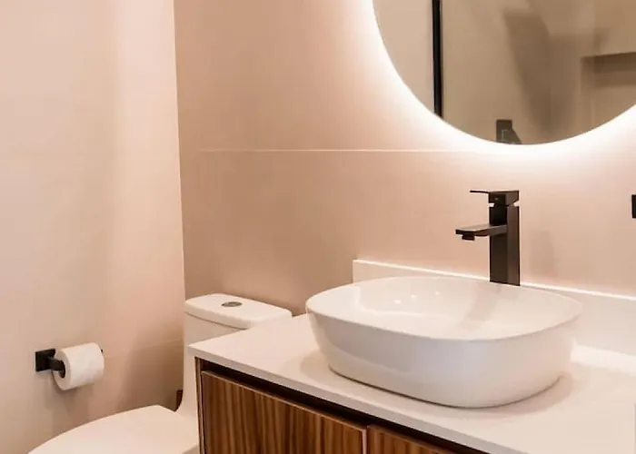 With Private Plunge Pool And Rooftop Apartamento